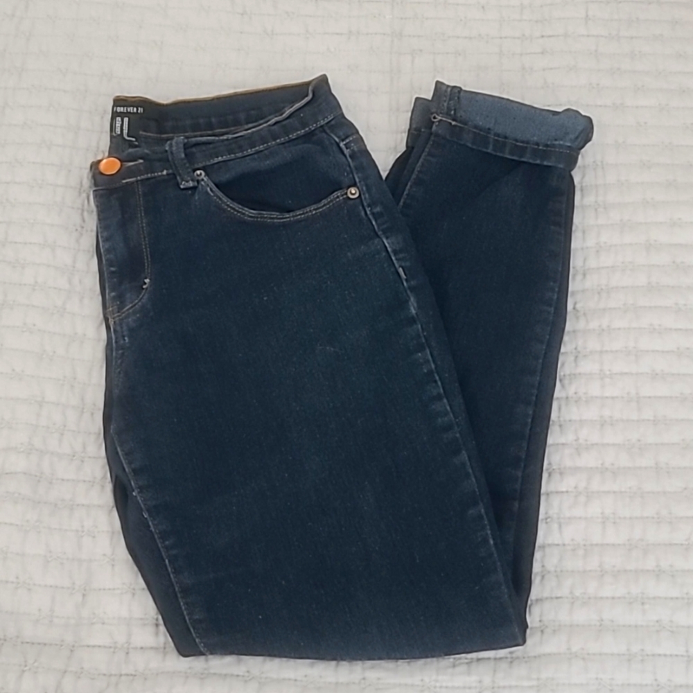 8/29  FOREVER21 DARK WASH JEANS